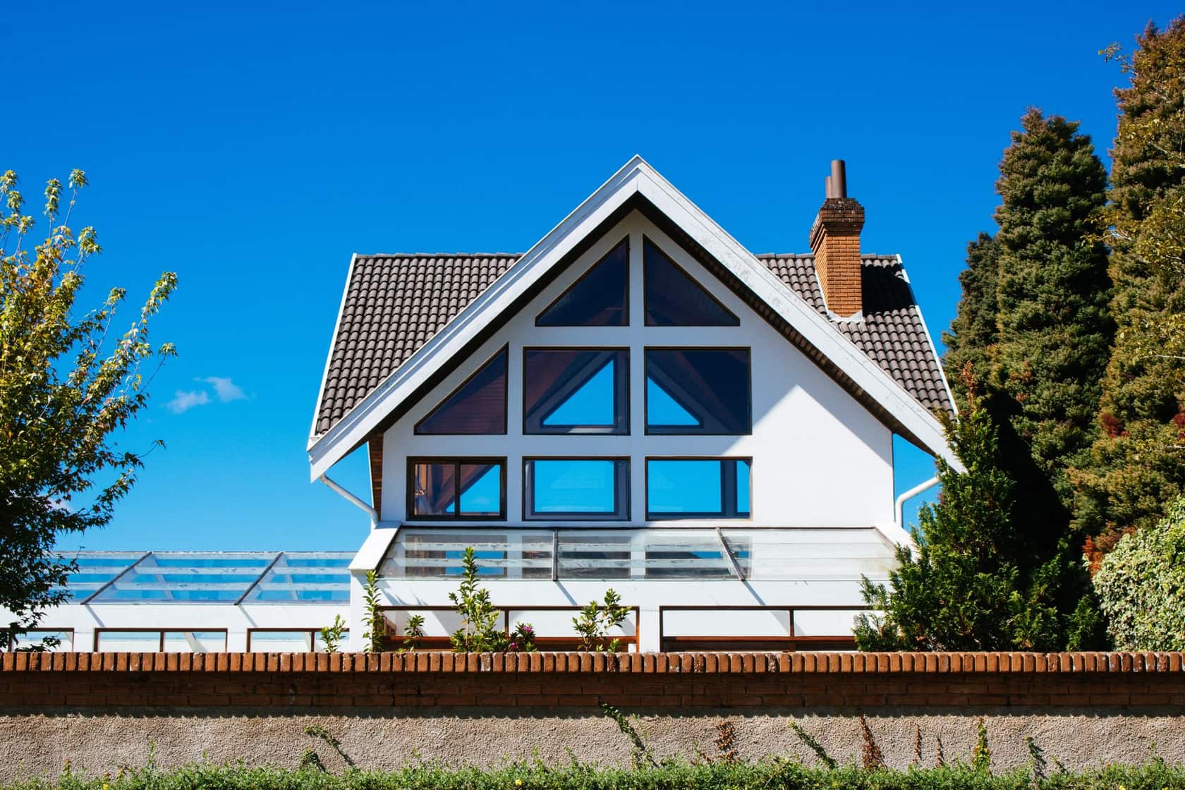 Sunlit home with clean, streak-free windows in the Des Moines metro